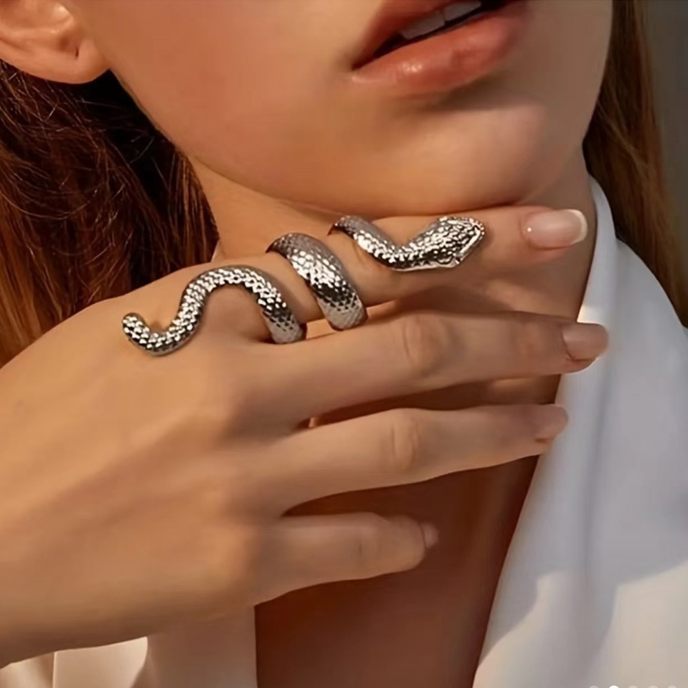 One Size Large Snake Ring Silver Plated